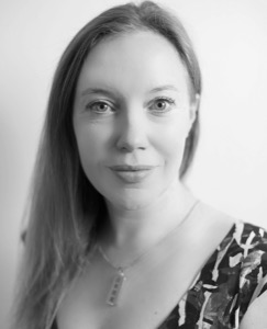 Dr Lynsey Metcalfe